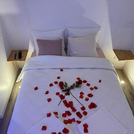 O Romeo - Suite Privee Fougères エクステリア 写真