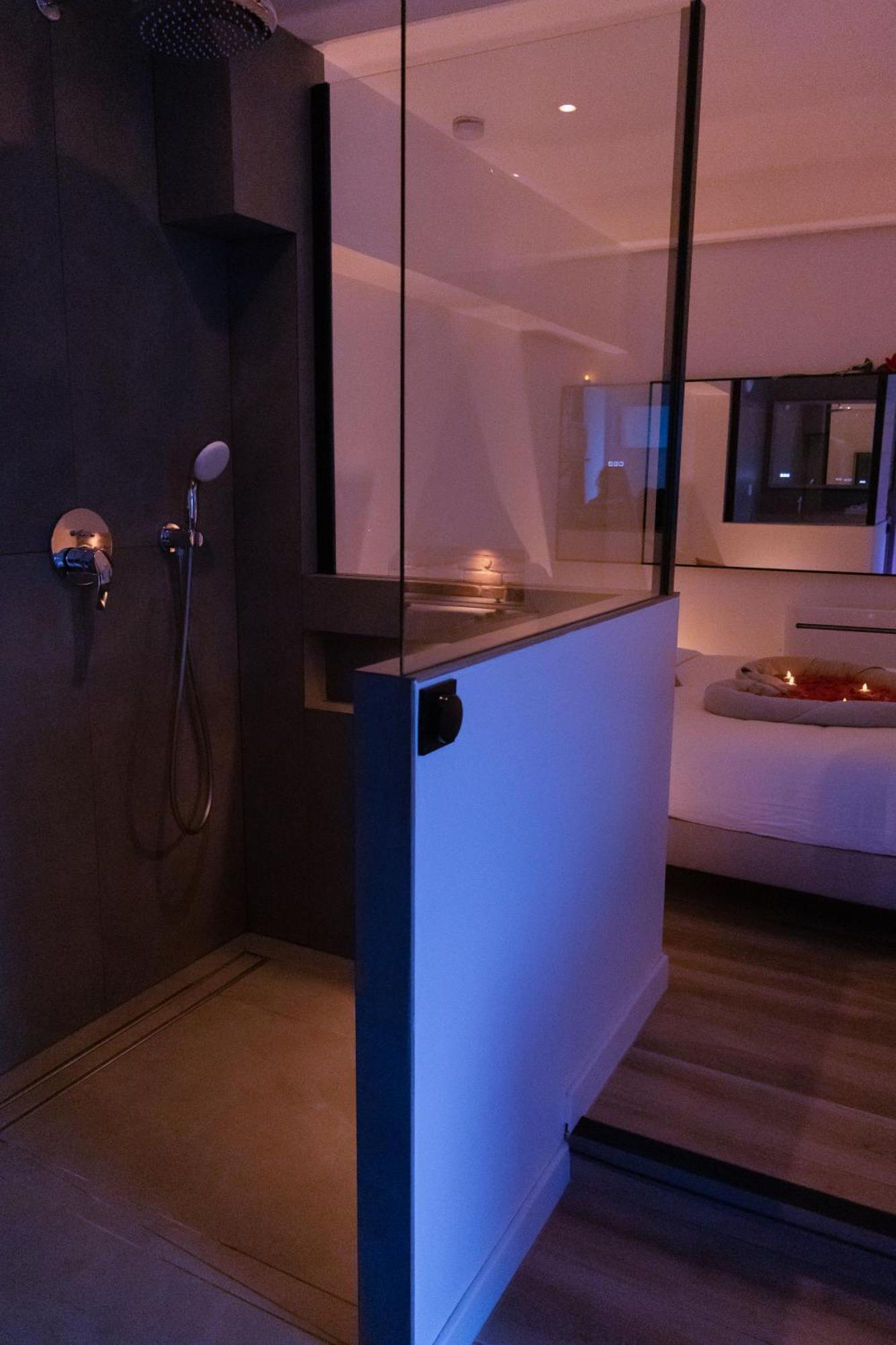 O Romeo - Suite Privee Fougères エクステリア 写真