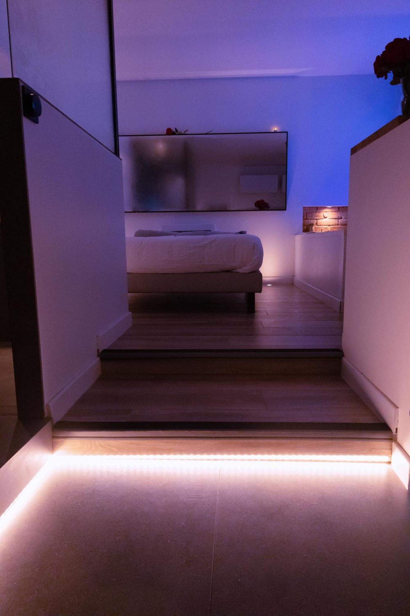 O Romeo - Suite Privee Fougères エクステリア 写真